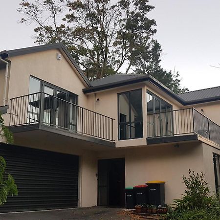 Villa Tranquil Treehouse à Christchurch Extérieur photo