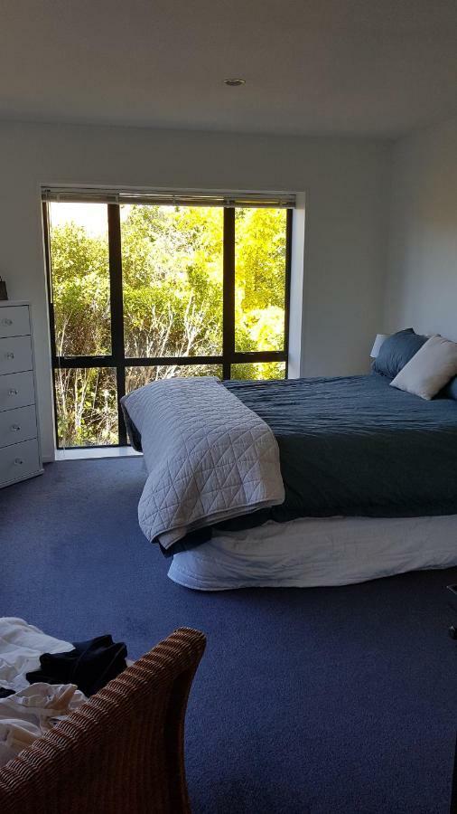 Villa Tranquil Treehouse à Christchurch Extérieur photo