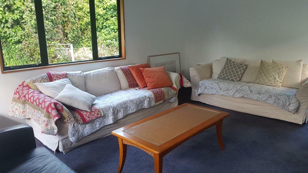 Villa Tranquil Treehouse à Christchurch Extérieur photo